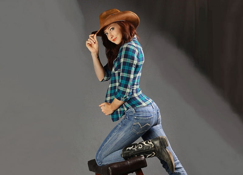 Poised Cowgirl......, female, models, hats, cowgirl, boots, fun, women, brunettes, girls, fashion, western, style, HD wallpaper