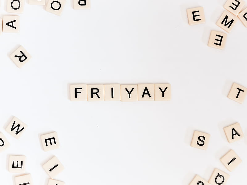 Friyay scrabble pieces on white surface, HD wallpaper