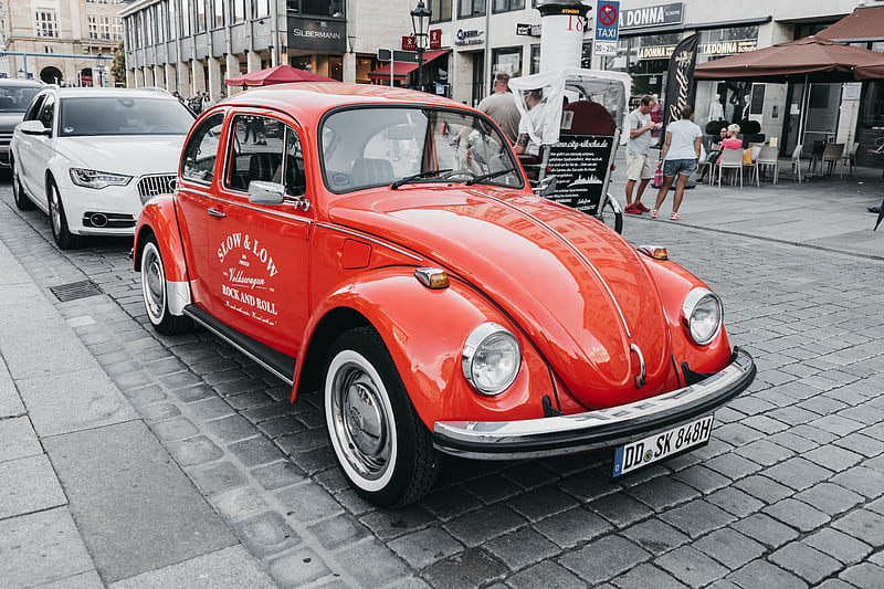 red Volkswagen Beetle on road at daytime, HD wallpaper