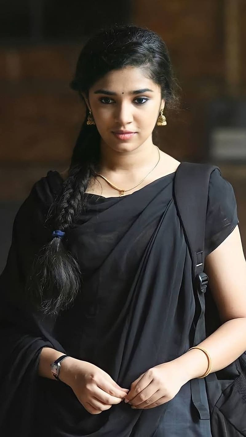New Heroine, Krithi Shetty, Black Dress, actress, HD phone wallpaper