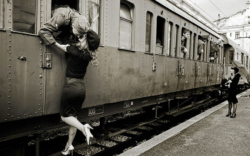 Lovers, soldat, man, valentine, woman, kiss, train, girl, love, stilettos, couple, HD wallpaper