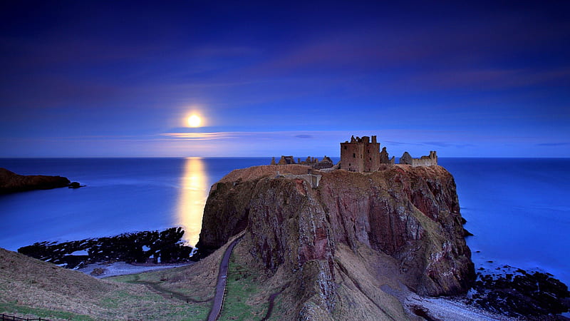 moon over castle ruins on a coastal cliff, moon, ruins, cliff, castle, coast, sea, HD wallpaper