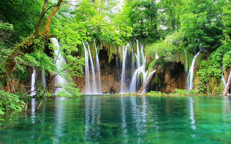 Emerald flows, water, green, nature, reflections, waterfalls, falls, HD wallpaper