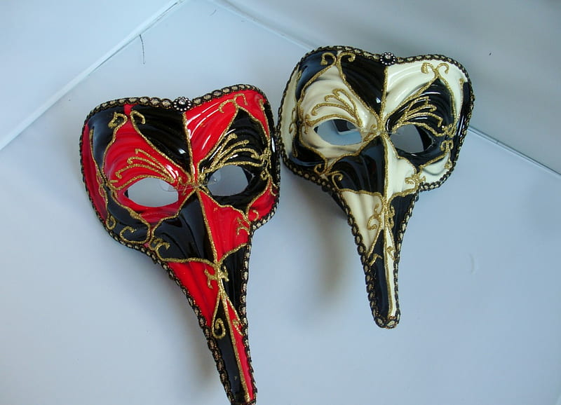 Арлекин маска 5 выпуск. Венецианская маска Арлекин. Арлекин маска маскарад. Арлекин маска Пунчинелло. Карнавальная маска Арлекино.