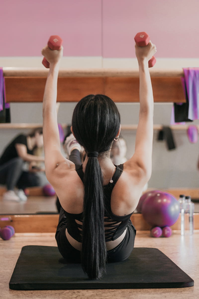 woman in black tank top and black shorts doing yoga, HD phone wallpaper