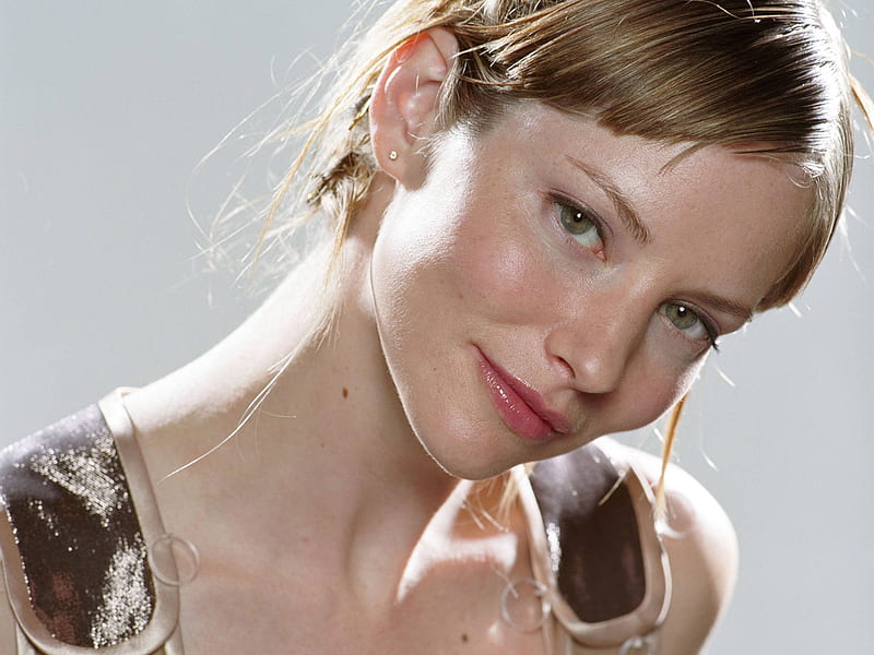 Sienna guillory sexy