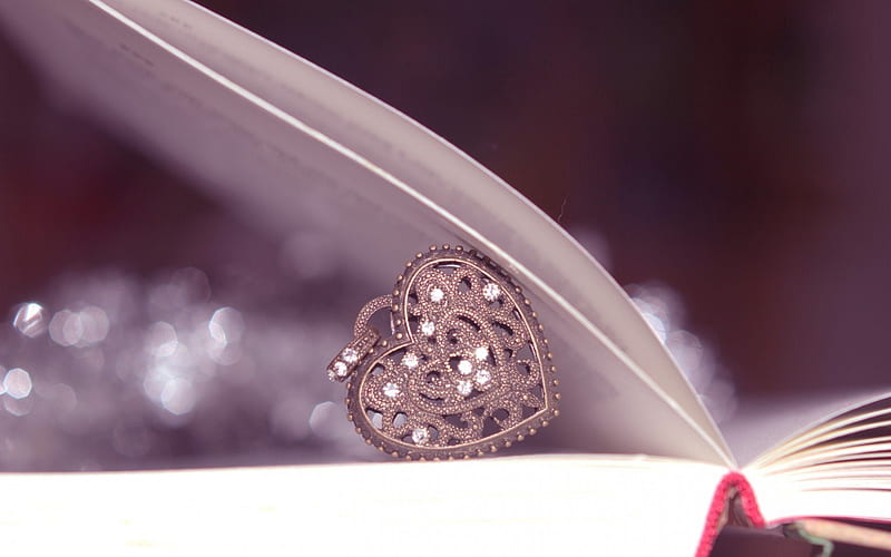 I CAN READ YOUR HEART, JEWERLY, HEARTS ROMANTIC, BOOKS, SOFT, BOKEH,  ROMANCE, HD wallpaper | Peakpx