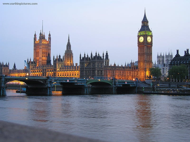Britian's House of Parliament @ Dusk, architecture, house of parliament, gray, dusk, yellow, lights, britian, bridge, green, verticle, texture, gris, spire, blue, black, clock, trees, horse, windows, water, london, HD wallpaper