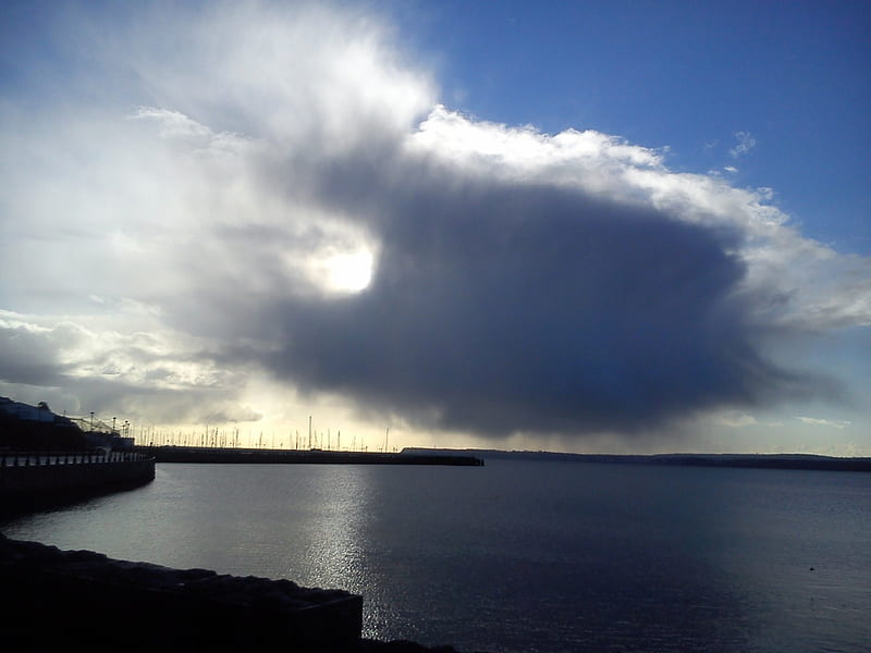 Storm cloud over Torquay harbour, beach, water, cloud, torquay, harbour, devon, sky, HD wallpaper