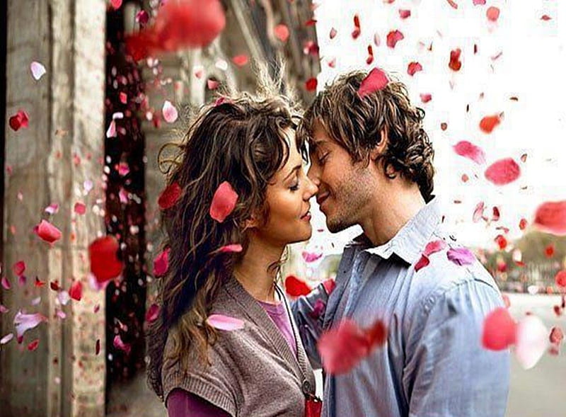 Romantic kissing, men, love, smile, woman, happy, rose petal rain, HD  wallpaper | Peakpx