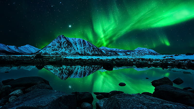 Green Aurora Borealis Reflection, stars, northern lights, snow, mountains, gren, reflection, Nature, winter, HD wallpaper