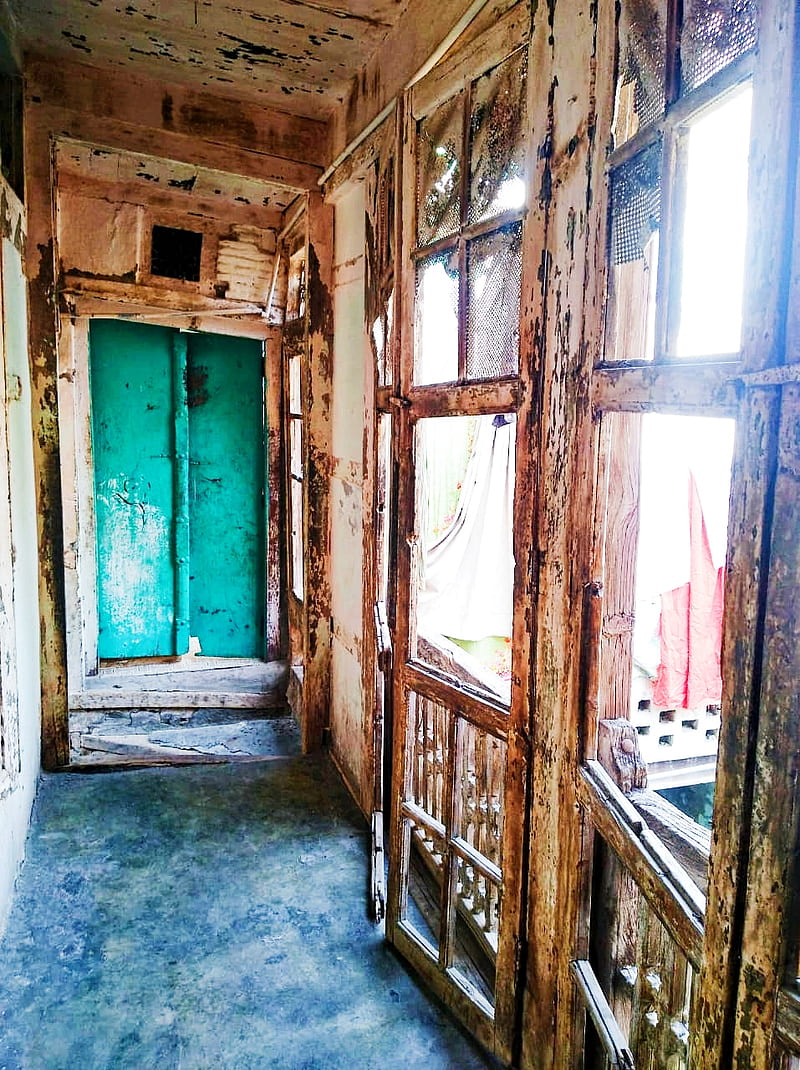 Androon-e-sheher, building, door, doors, interior, multan, old, pakistan, windows, wood, HD phone wallpaper