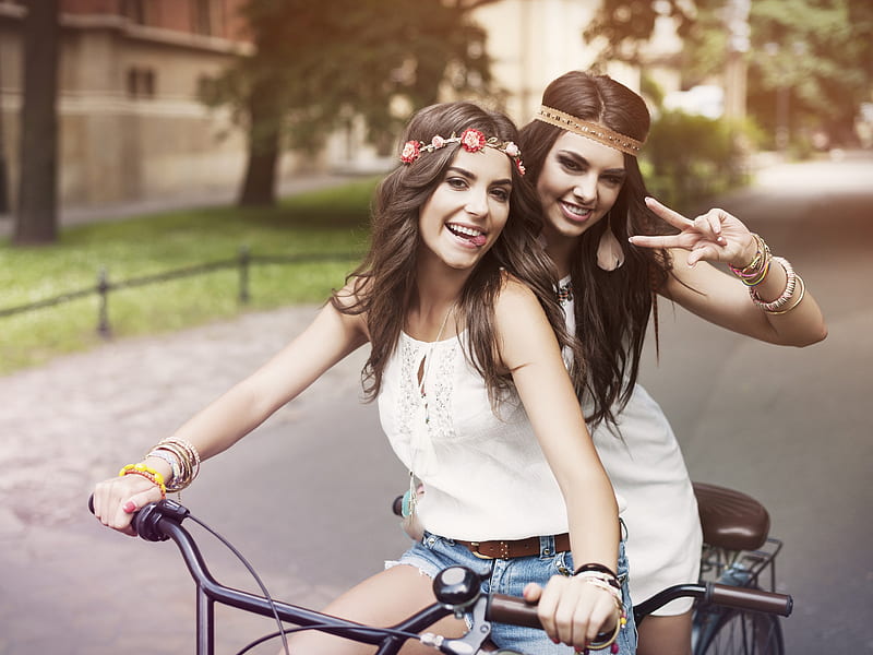 Girls on Cycle, cycle, girls, graphy, HD wallpaper
