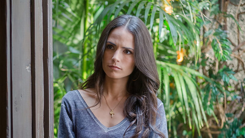 Jordana Brewster Mia Toretto With Green Plants Background Fast And Furious 7, HD wallpaper