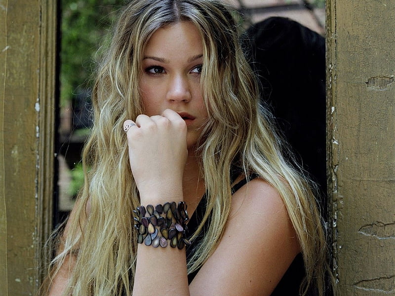 Download Samantha Cute Bracelet HD Wallpaper  Wallpaperscom