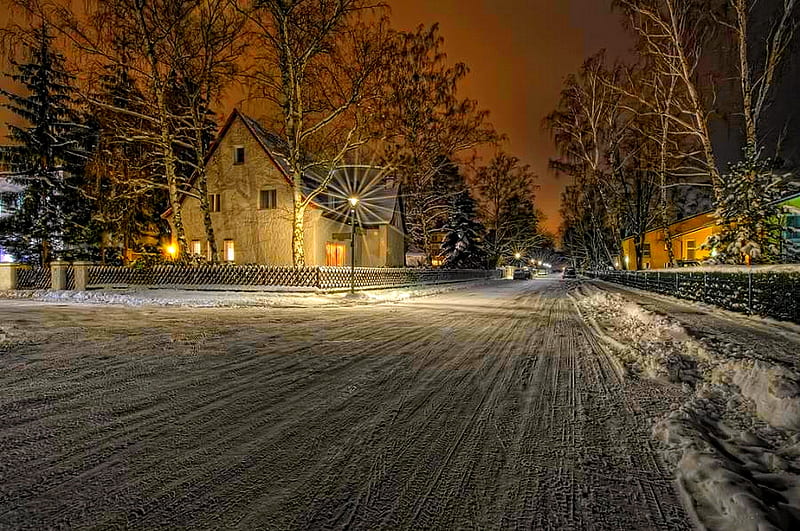 SNOWY NIGHT, house, lamppost, trees, lights, winter, pine, snow, ice, road, HD wallpaper