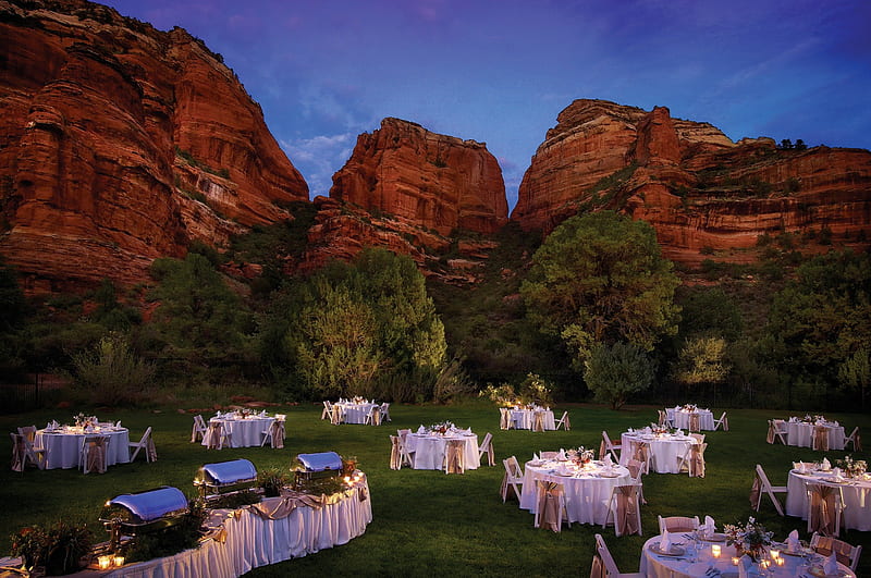 Red Rock Dining Sedona California, red, rock, california, dusk, bonito, sunset, canyon, outdoors, valley, dining, buffet, peaks, evening, night, outside, desert, romantic, food, paradise, mountains, sedona, dine, HD wallpaper