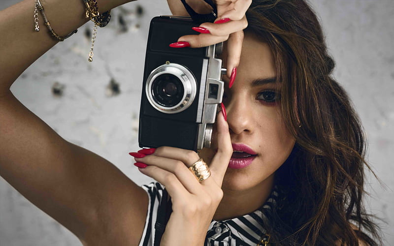 Selena Gomez, American singer, girl with camera, hoot, HD wallpaper