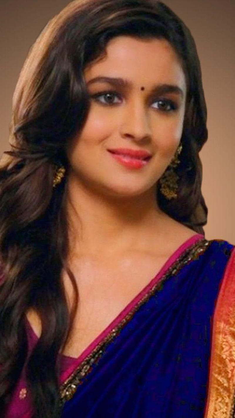 Alia Bhatt in Saaree , indian look, desi, bollywood, indian actress, bonito, cute, alia bhatt, HD phone wallpaper