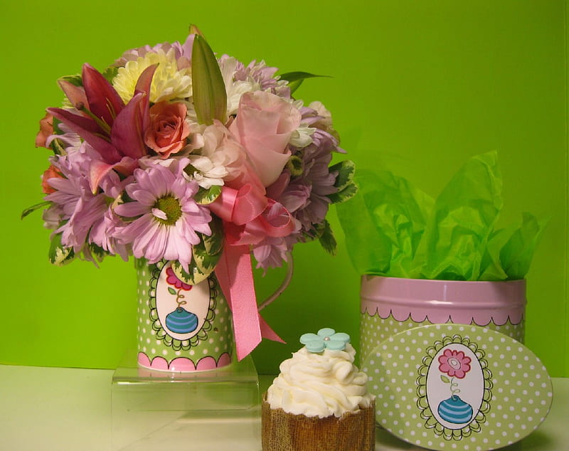 Gifts of love, pretty, ribbon, vase, icing, cupcake, canister, green, flowers, tissue, pink, HD wallpaper
