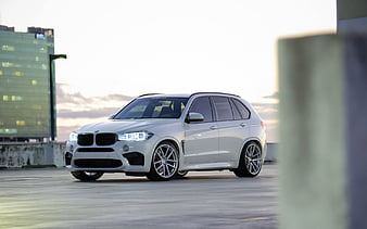 BMW X5M, 2018, F15, white luxury X5, front view, tuning X5, German SUV, BMW, HD wallpaper