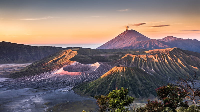 mount bromo volcano in indonesia r, mountain, moonscape, eruption, ash, r, volcano, HD wallpaper