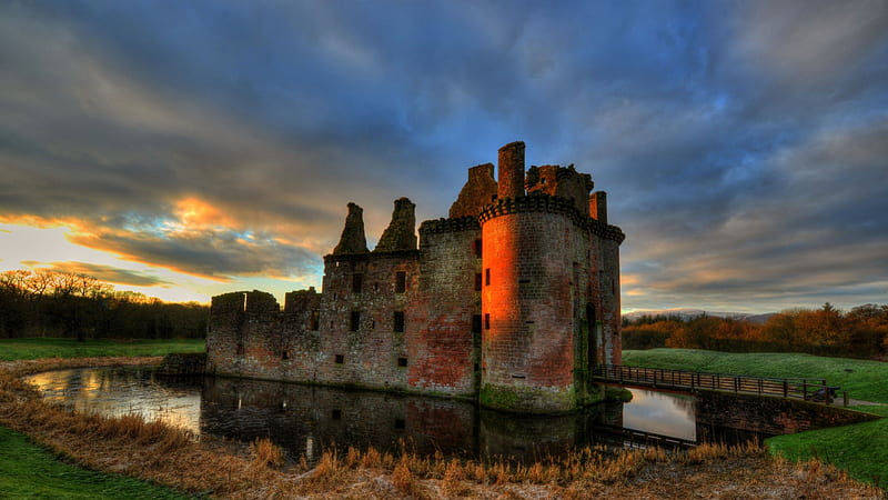 ancient moated caerlaverock castle in scotland, grass, moat, dusk, ruins, castle, HD wallpaper