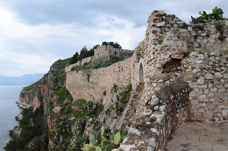 Biferno, Italy, steep, stones, rock, ruin, clouds, castle, sky, wall, HD wallpaper