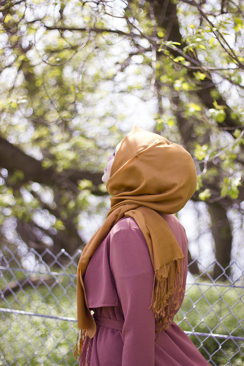 Cute hijab girl hide face,profile muslim girl - Photo #1637 - PNG