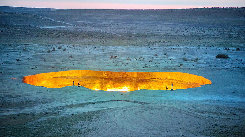 Darvaza Gas Crater Door to Hell Turkmenistan Travel, HD wallpaper