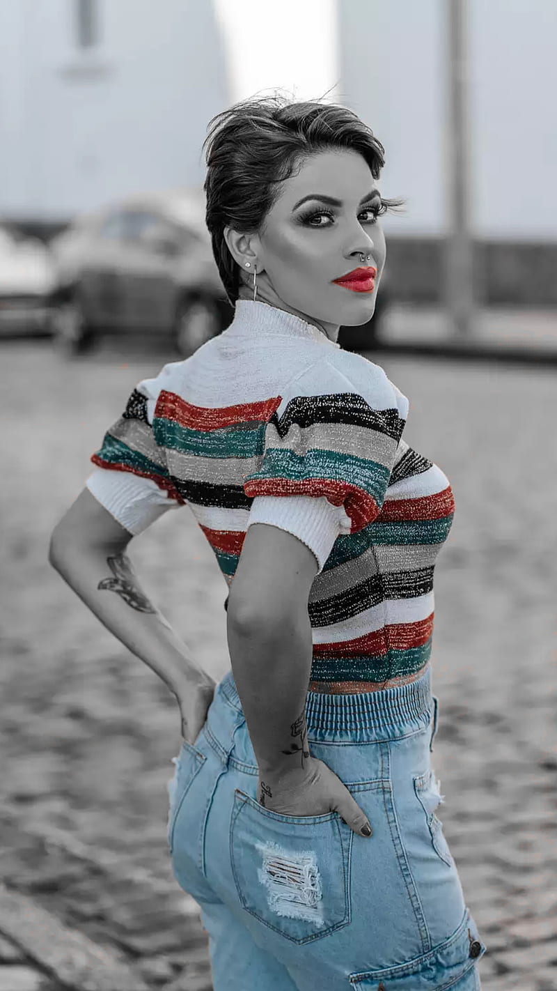Looking backwards, black and white, black and white, bw, colors, girl, jeans, pretty, red lips, HD phone wallpaper