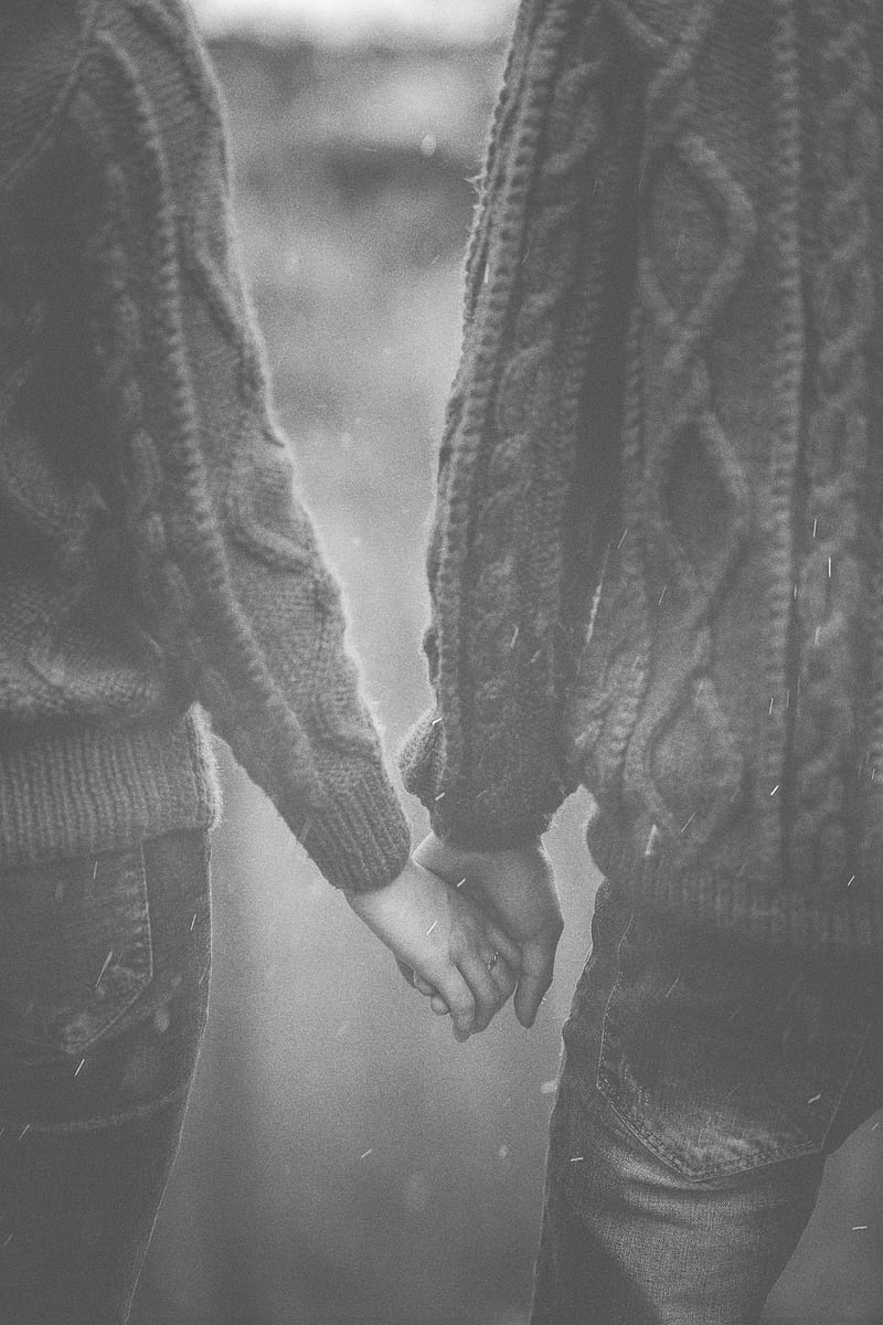 man and woman holding each others hands, HD phone wallpaper