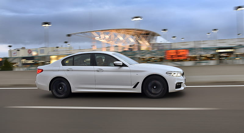 2017 BMW 5-Series 540i M Sport - Side , car, HD wallpaper