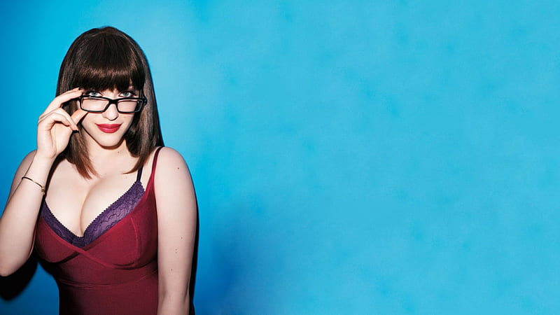 Kat Dennings, brunettes, blue background, actress, glasses, blue eyes, cleavage, HD wallpaper