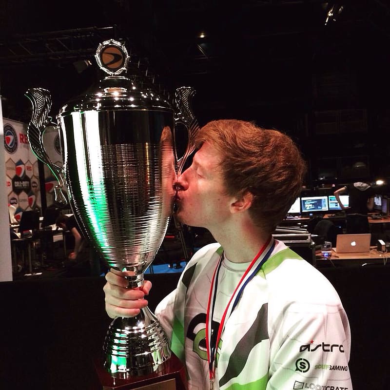 Scump after winning ESWC. Optic gaming, Call of duty world, League gaming, HD phone wallpaper