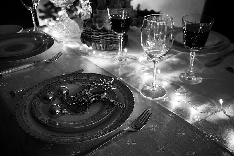 grayscale of stainless steel fork and bread knife on round plate beside wine glass, HD wallpaper