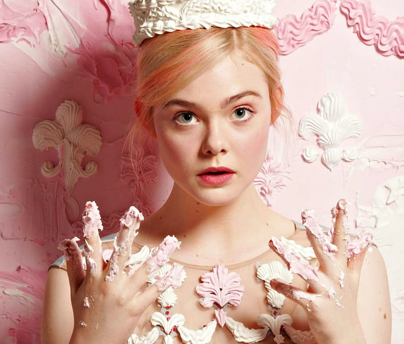 Elle Fanning, cake, blonde, woman, sweet, girl, actress, hand, princess, pink, cream, HD wallpaper