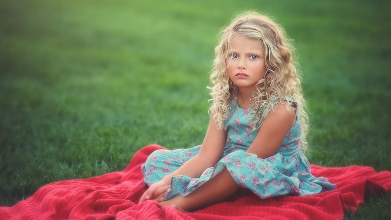 Blue Eyes White Hair Cute Little Girl Is Sitting On Red Cloth Wearing Blue Dress In Green Grass Field Cute, HD wallpaper
