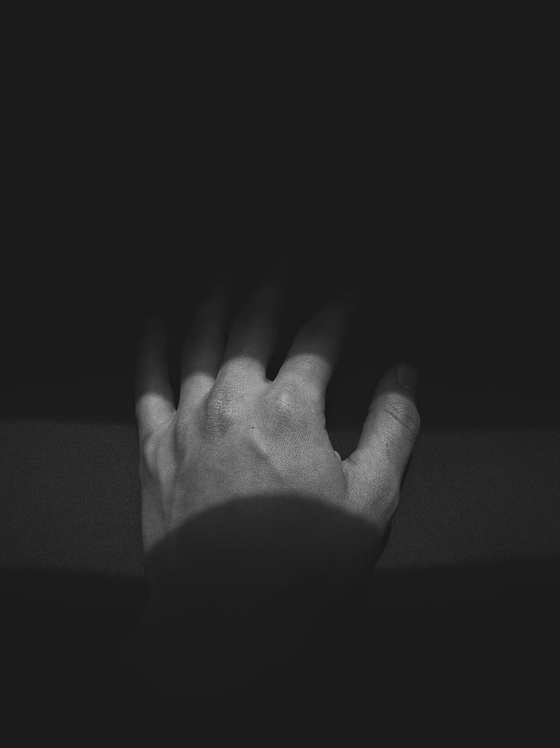Hand, alone, black and white, blackandwhite, blacknwhite, lines, shadow, vine, HD phone wallpaper