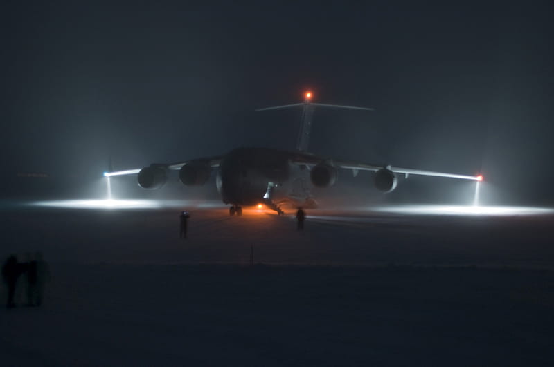C-17A Globemaster Night Snow, turbo, usn, fighter, wing, rocket, sand, recon, military, carrier, bomber, f14 tomcat, prop, sky, heli, aircraft, water, jet, copter, chopper, HD wallpaper