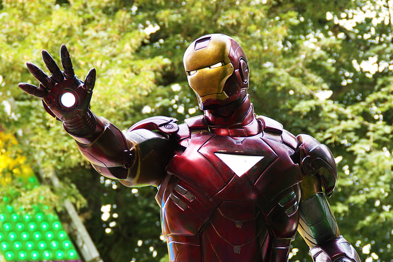 Iron Man In Public, iron-man, artwork, artist, digital-art, superheroes, HD wallpaper
