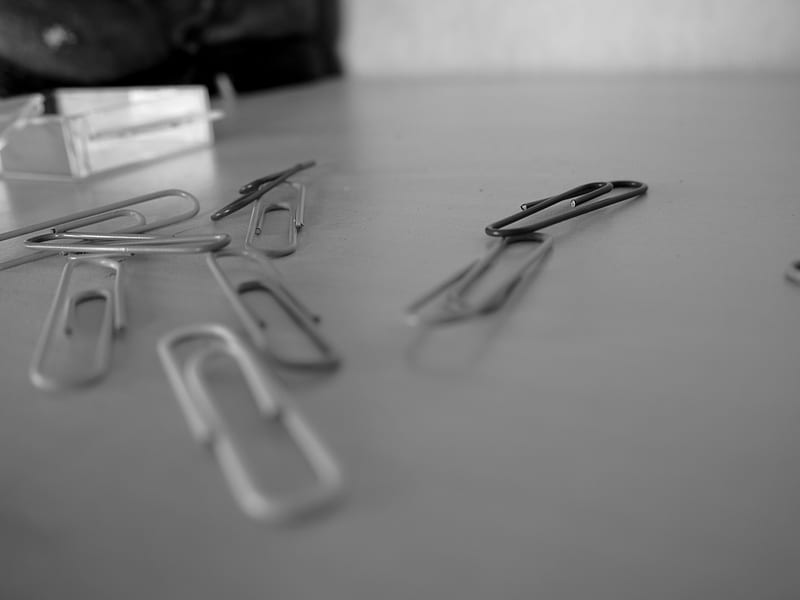 Paperclips, black, tiny, white, HD wallpaper