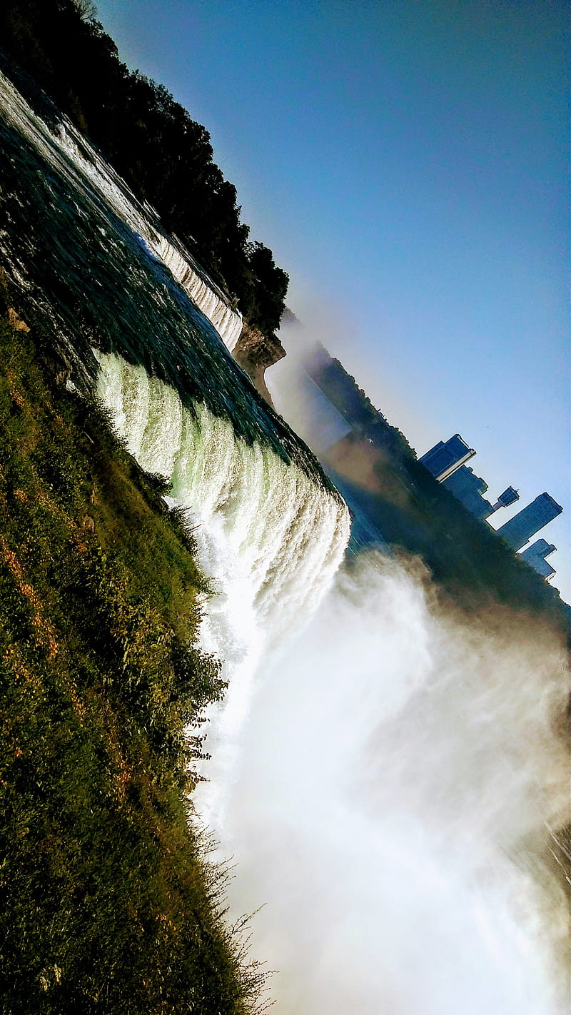 Niagara Falls was also decorated in Hungarian national colors — Civilek Info