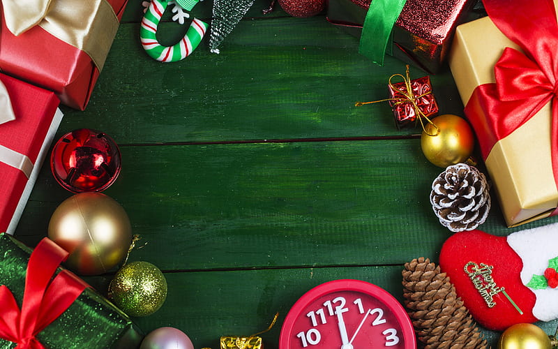 Christmas frame, green wooden background, gifts, watches, New Year, Christmas, balls, HD wallpaper