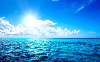 Biển xanh: Hãy khám phá bức ảnh với màu sắc biển xanh tuyệt đẹp, hùng vĩ và thần thái. Tiếp nhận tràn đầy năng lượng từ mặt nước biển xanh ngắt, đơn giản là không thể bỏ lỡ.