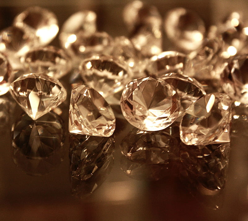 Moissanite Diamond: The Brilliant Alternative to Traditional Diamonds