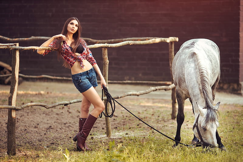 Big Ranch . ., female, corral, models, cowgirl, boots, ranch, horse, outdoors, women, brunettes, western, style, HD wallpaper