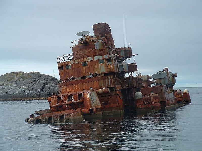 Wrecked Soviet Cruiser - Murmansk, Cruiser Ships, Murmansk, Soviet Navy, Soviet Union, Shipwrecks, Russian Navy, HD wallpaper