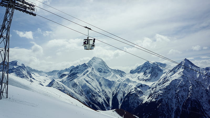 white cable car passing under snowfield during daytime, HD wallpaper