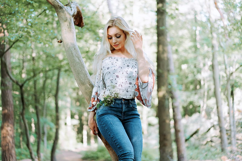 Cowgirl Striking a Pose, blonde, trees, jeans, cowgirl, HD wallpaper
